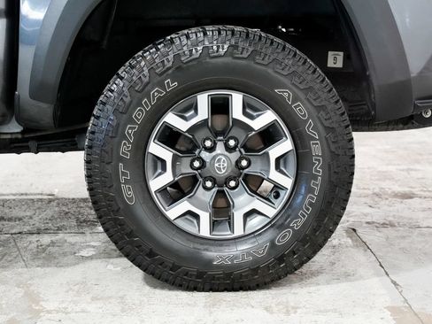 Used 2021 Toyota Tacoma TRD Off-Road AWD/4WD image 41