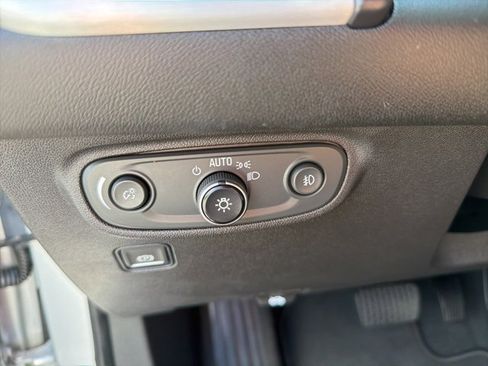 Used 2022 GMC Terrain SLT image 19