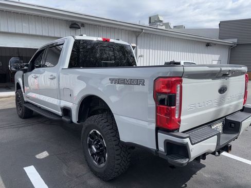 Used 2025 Ford F250 Lariat w/ Tremor Off-Road Package AWD/4WD image 5