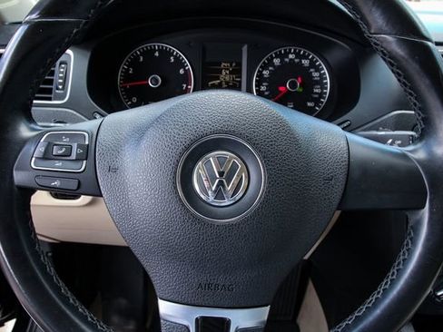 Used 2014 Volkswagen Jetta SE FWD image 17