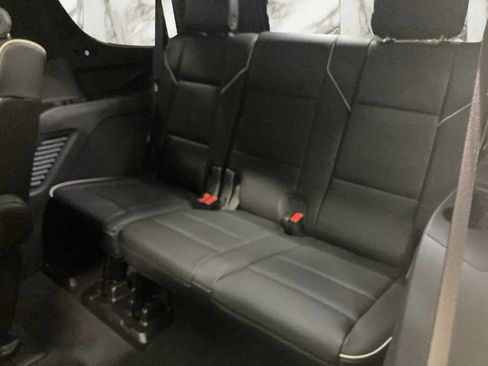 Used 2021 Cadillac Escalade Premium Luxury w/ Performance Package AWD/4WD image 17