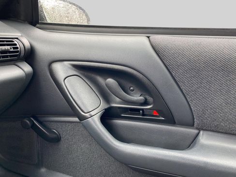 Used 1995 Chevrolet Camaro LT RWD image 19