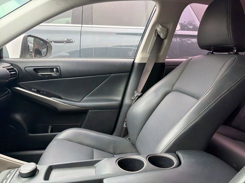 Used 2014 Lexus IS 250 RWD image 16