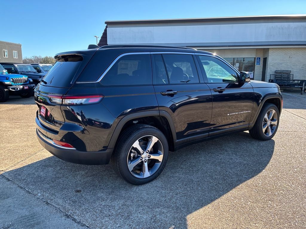 New 2024 Jeep Grand Cherokee Limited 4xe w/ Luxury Tech Group II AWD/4WD image 9