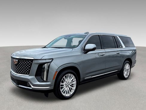 Used 2026 Cadillac Escalade ESV Luxury w/ Touring Package RWD image 3