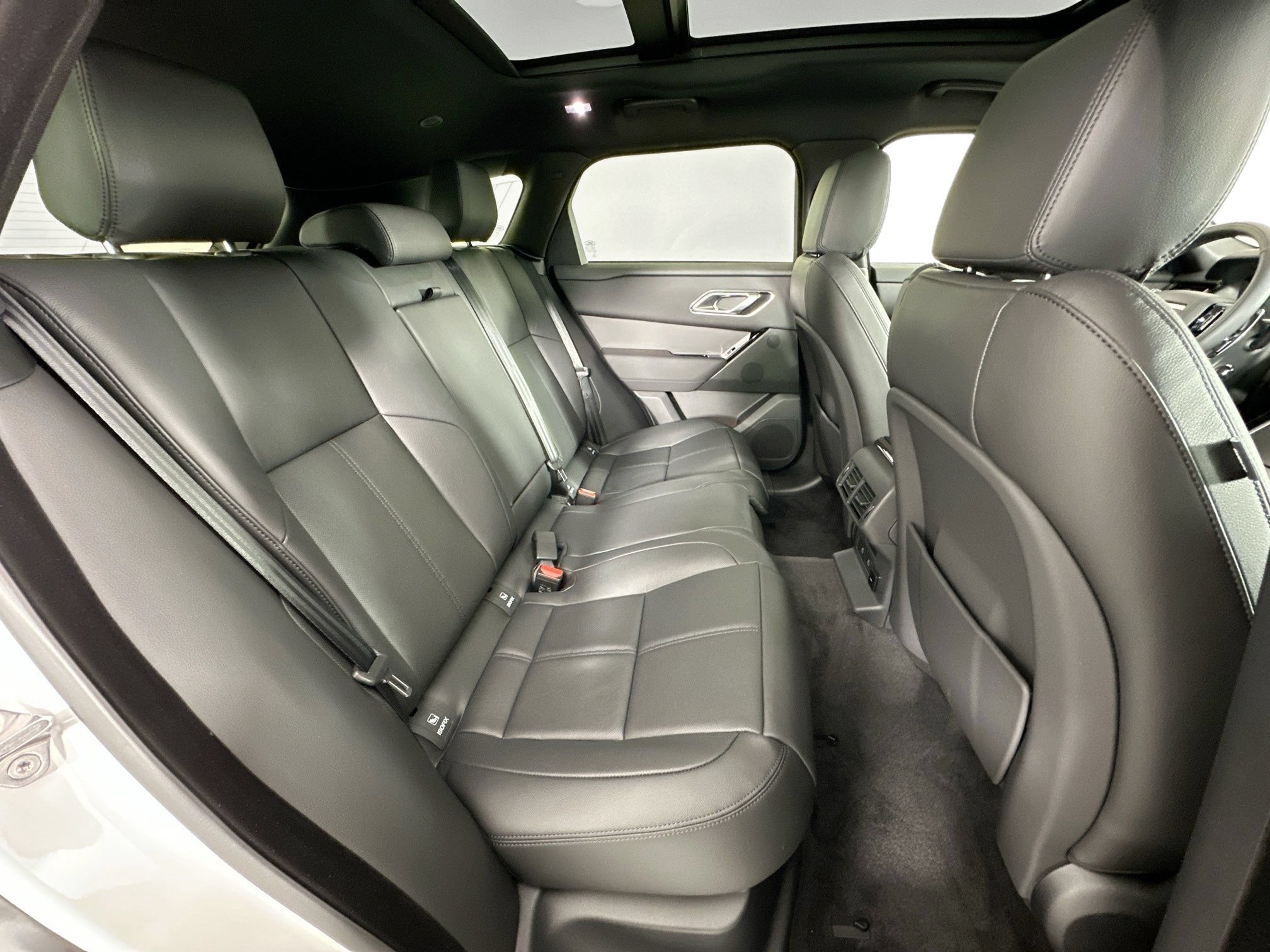 Certified 2026 Land Rover Range Rover Velar S AWD/4WD image 25