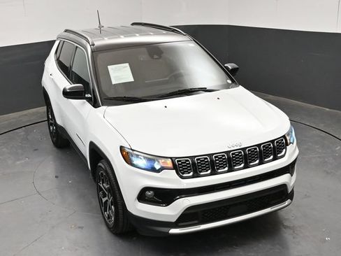 Used 2025 Jeep Compass Limited AWD/4WD image 18