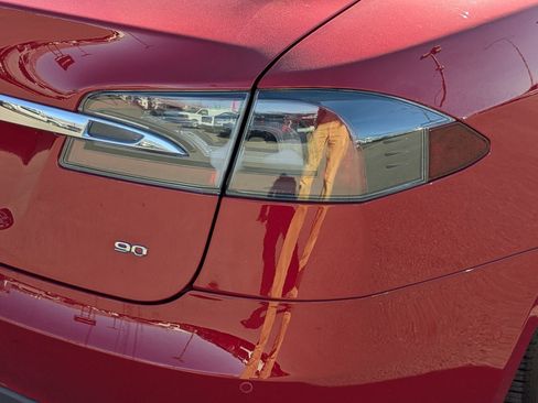 Used 2015 Tesla Model S 85D image 11