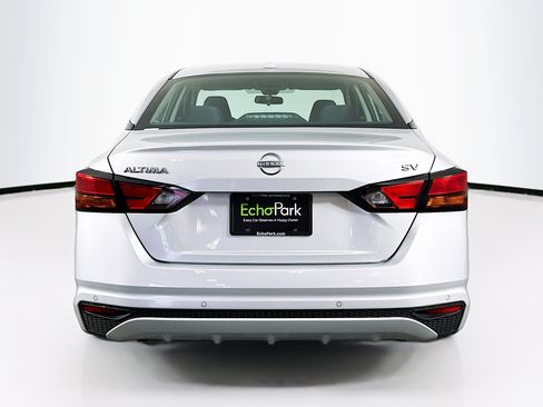 Used 2024 Nissan Altima 2.5 SV FWD image 7