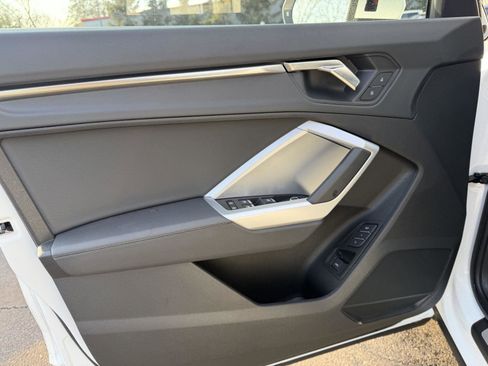 Used 2025 Audi Q3 2.0T Premium image 12