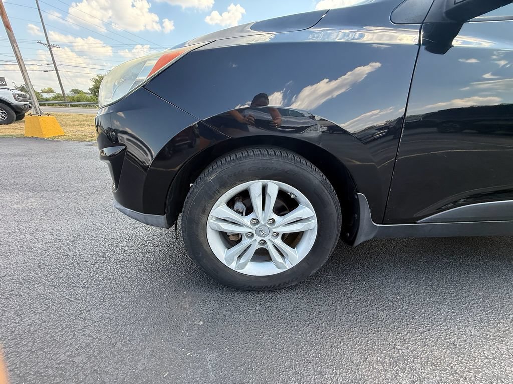 Used 2010 Hyundai Tucson GLS w/ Popular Equipment Pkg 2 FWD image 9