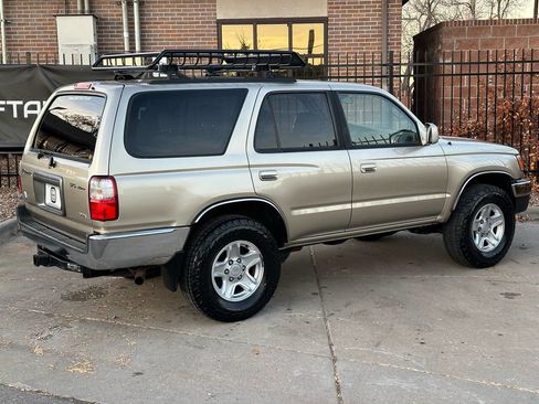 Used 2001 Toyota 4Runner SR5 image 26