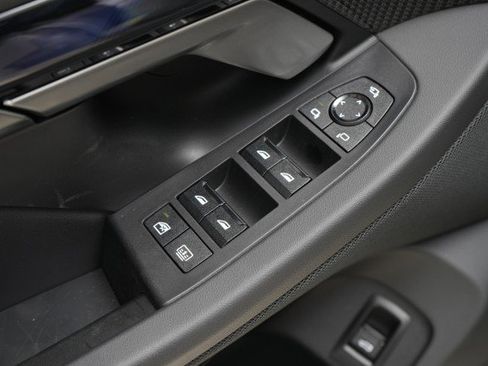 Used 2025 BMW M5 w/ Executive Package image 28