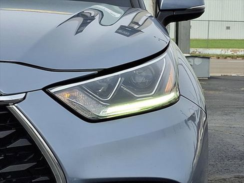 Used 2021 Toyota Highlander Limited image 20