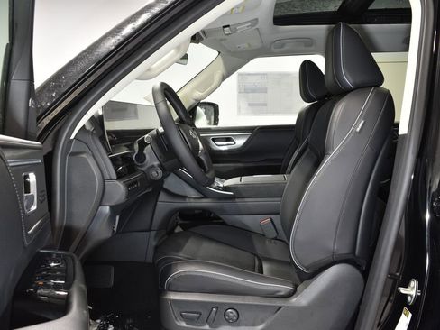 New 2026 INFINITI QX80 Luxe w/ Cargo Package image 11