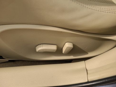 Used 2013 INFINITI G37 x w/ Premium Pkg image 19