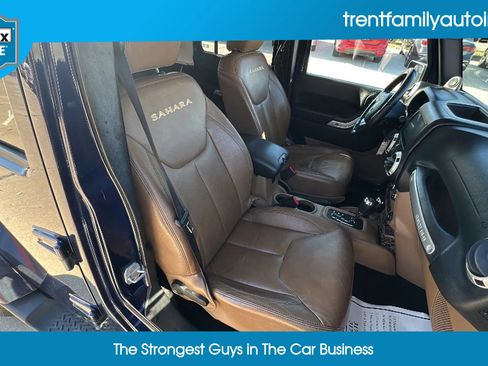 Used 2013 Jeep Wrangler Unlimited Sahara w/ Dual Top Group image 39