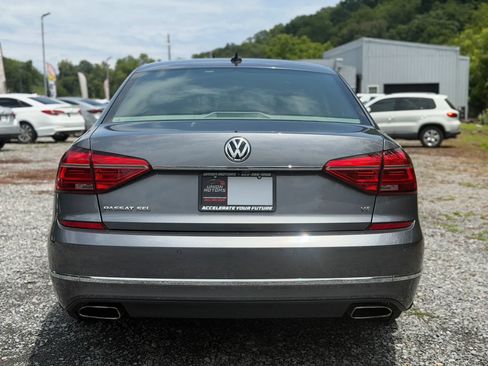 Used 2016 Volkswagen Passat 3.6 SEL Premium FWD image 5