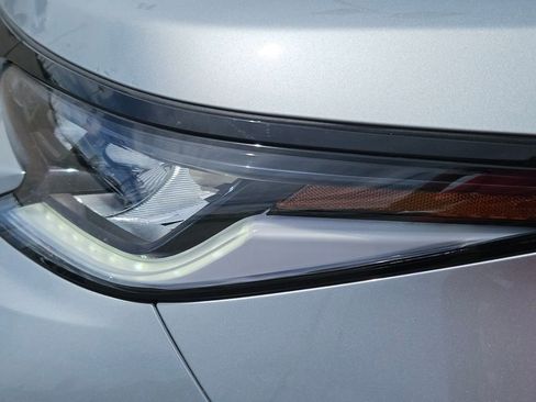 Used 2025 Toyota Sienna XSE w/ XSE Premium Package image 34