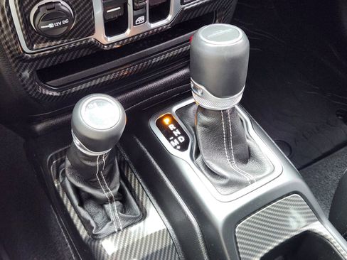 Used 2020 Jeep Gladiator Overland image 21