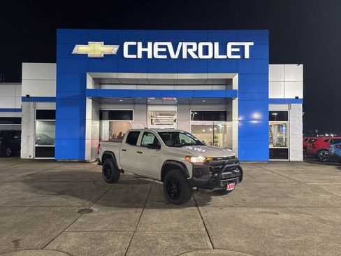 New 2026 Chevrolet Colorado Trail Boss w/ Off-Road Front Bumper Package AWD/4WD image 1