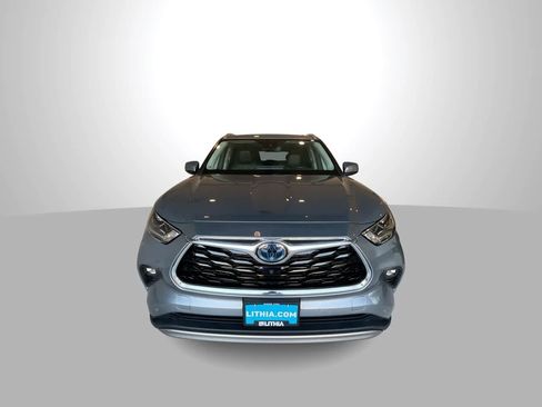 Used 2021 Toyota Highlander Platinum AWD/4WD image 3