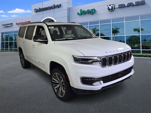 New 2025 Jeep Wagoneer L Series II image 2