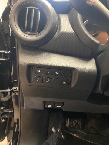 Used 2022 Nissan Kicks S FWD image 19