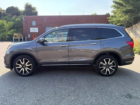 Used 2019 Honda Pilot Touring image 3