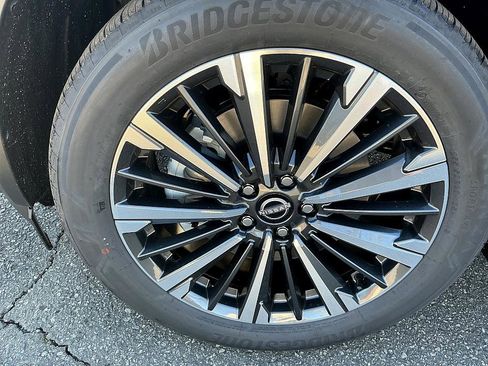 New 2026 Nissan Pathfinder Platinum image 7