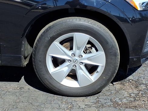 Used 2022 Volvo XC60 B5 Momentum image 9