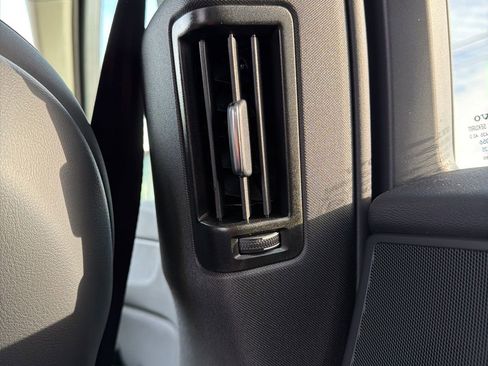 New 2026 Volvo XC60 B5 Plus w/ Protection Package Premier image 40