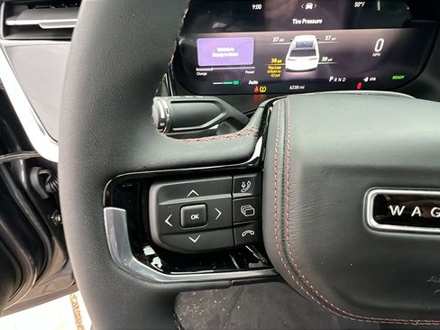 Used 2024 Jeep Wagoneer Launch Edition image 28