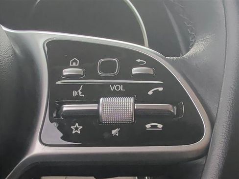 Used 2022 Mercedes-Benz GLC 300 image 11