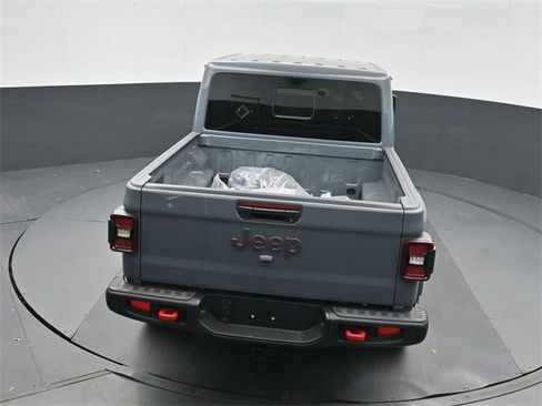 New 2025 Jeep Gladiator Rubicon image 31