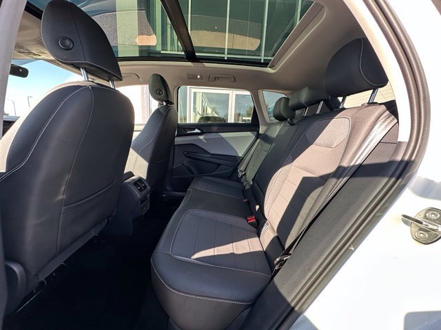 Certified 2023 Volkswagen Taos SE w/ Panoramic Sunroof Package AWD/4WD image 27