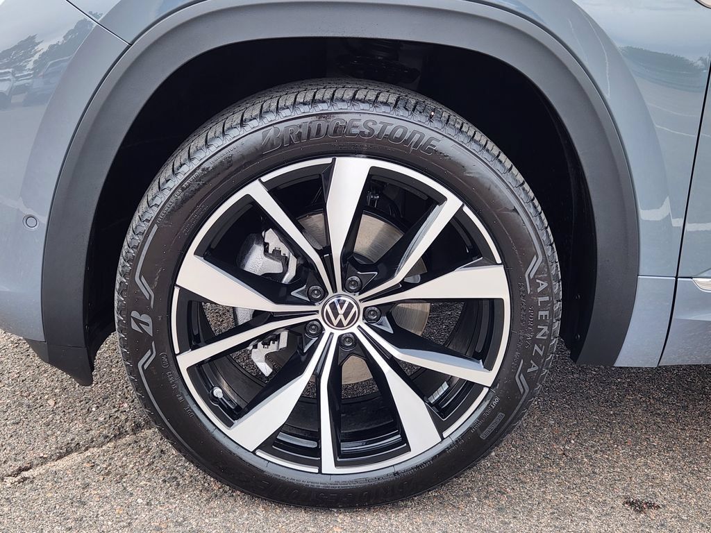 Certified 2026 Volkswagen Atlas SEL Premium R-Line AWD/4WD image 11