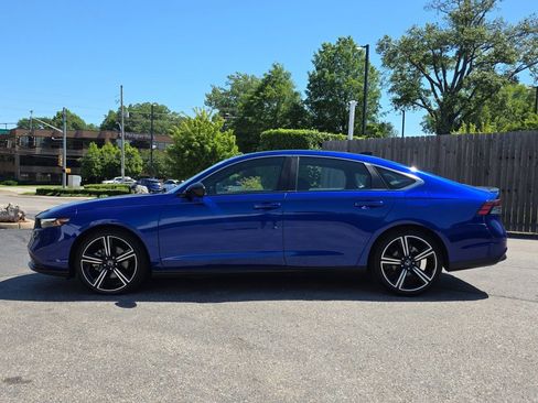 Used 2024 Honda Accord Sport image 2