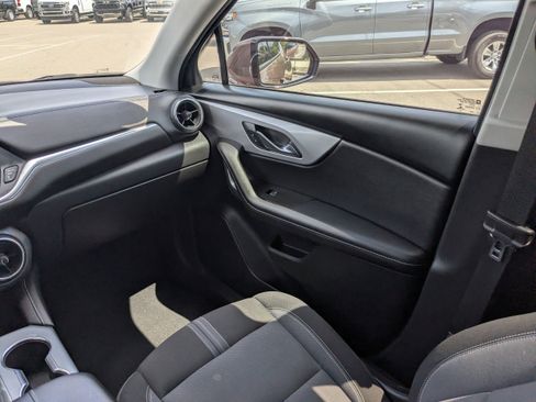 Used 2023 Chevrolet Blazer LT w/ LPO, Black Grille Bar Package image 17