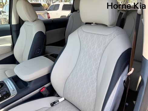 New 2026 Kia Carnival EX FWD image 10