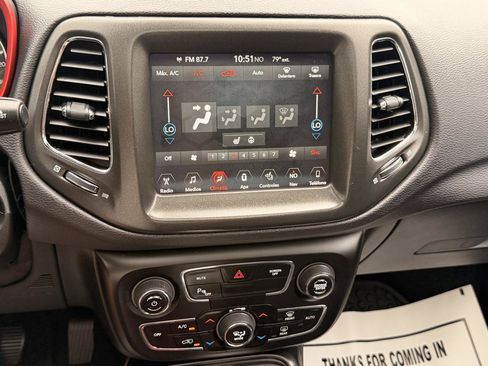 Used 2018 Jeep Compass Trailhawk w/ Leather Interior Group AWD/4WD image 32