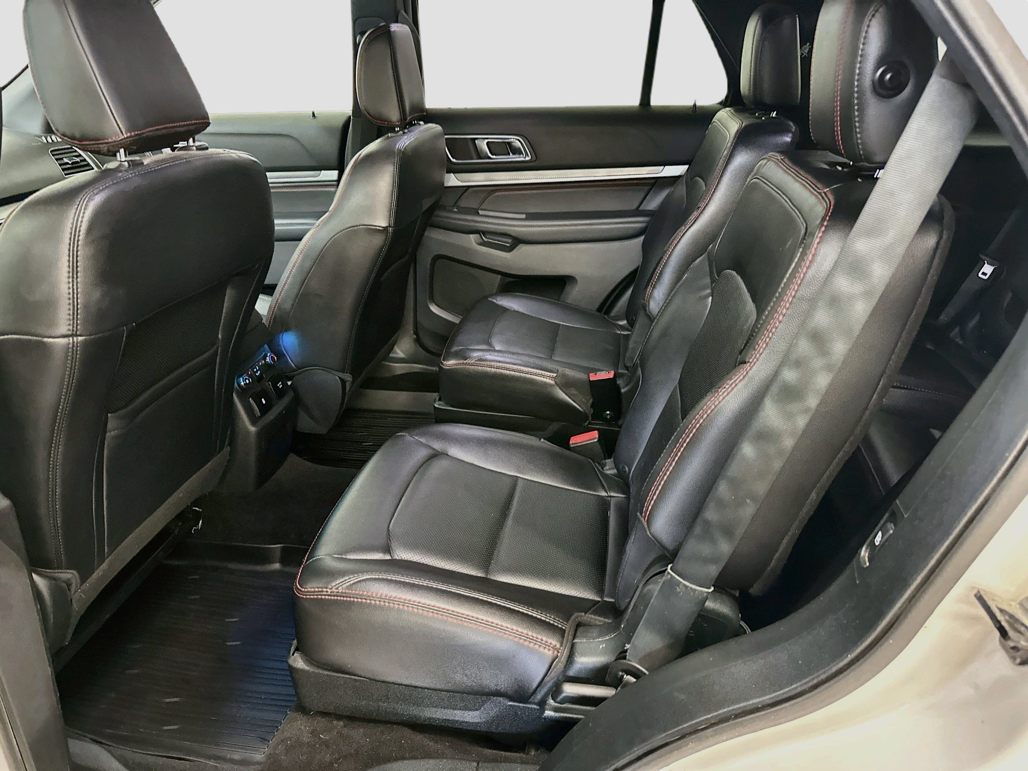 Used 2019 Ford Explorer Sport w/ Equipment Group 401A AWD/4WD image 30