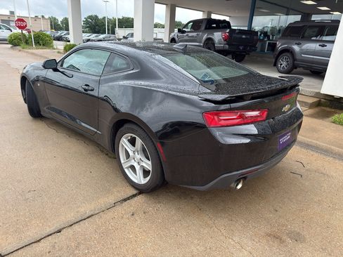 Used 2017 Chevrolet Camaro LT RWD image 7
