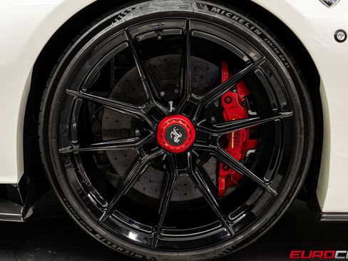 Used 2021 Ferrari F8 Tributo RWD image 33