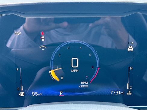 Certified 2025 Chevrolet Trax LT w/ Driver Confidence Package image 12