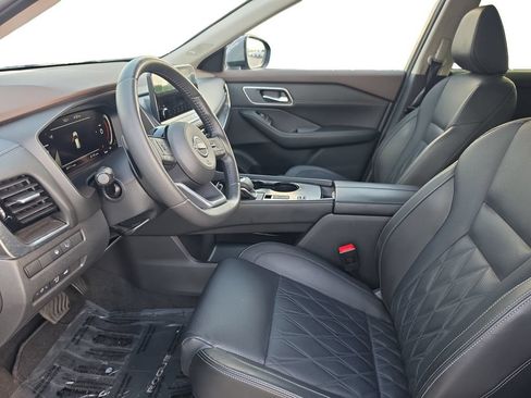 Used 2023 Nissan Rogue Platinum w/ Platinum Premium Package FWD image 12