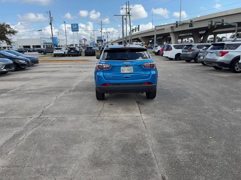 Used 2025 Jeep Compass Limited image 13