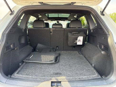 Certified 2023 Volkswagen Tiguan SE R-Line AWD/4WD image 25