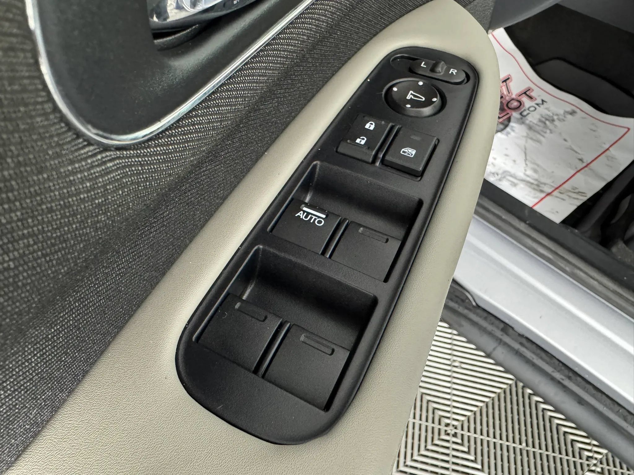 Used 2022 Honda HR-V EX image 38
