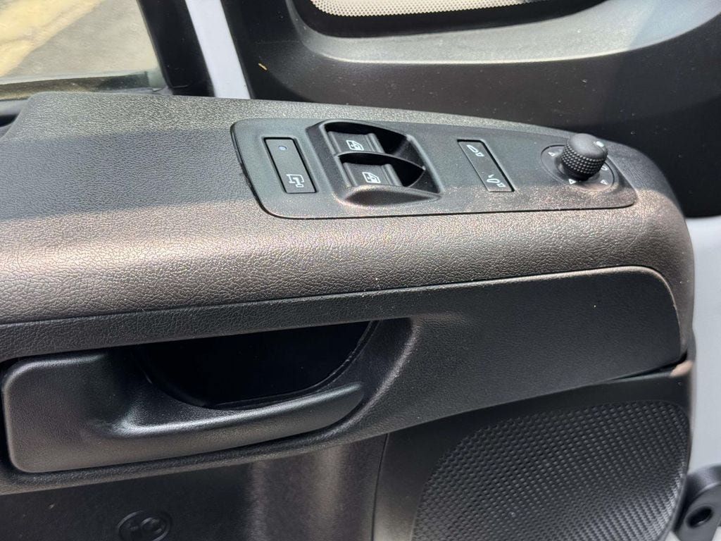 Used 2025 RAM ProMaster 3500 w/ Convenience Group FWD image 17